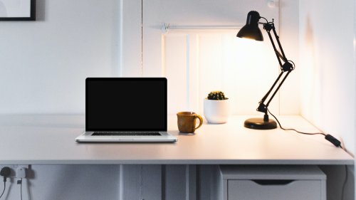 10 Tips Memilih Lampu Belajar yang Baik untuk Kesehatan Mata 6 Lampu belajar