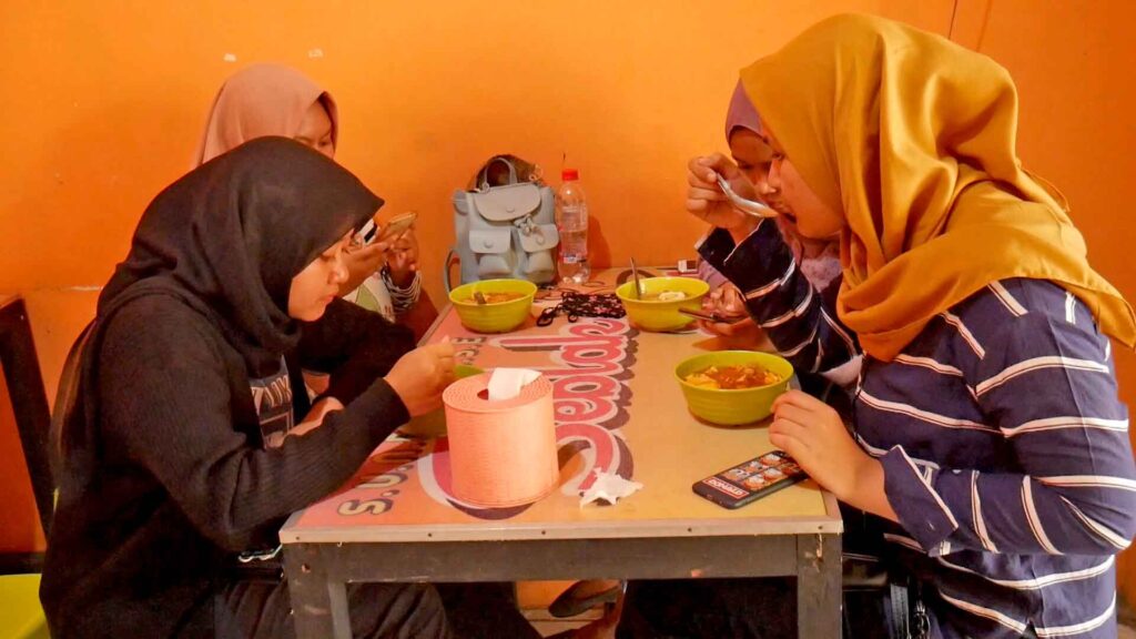 jajanan favorit mahasiswa kampus